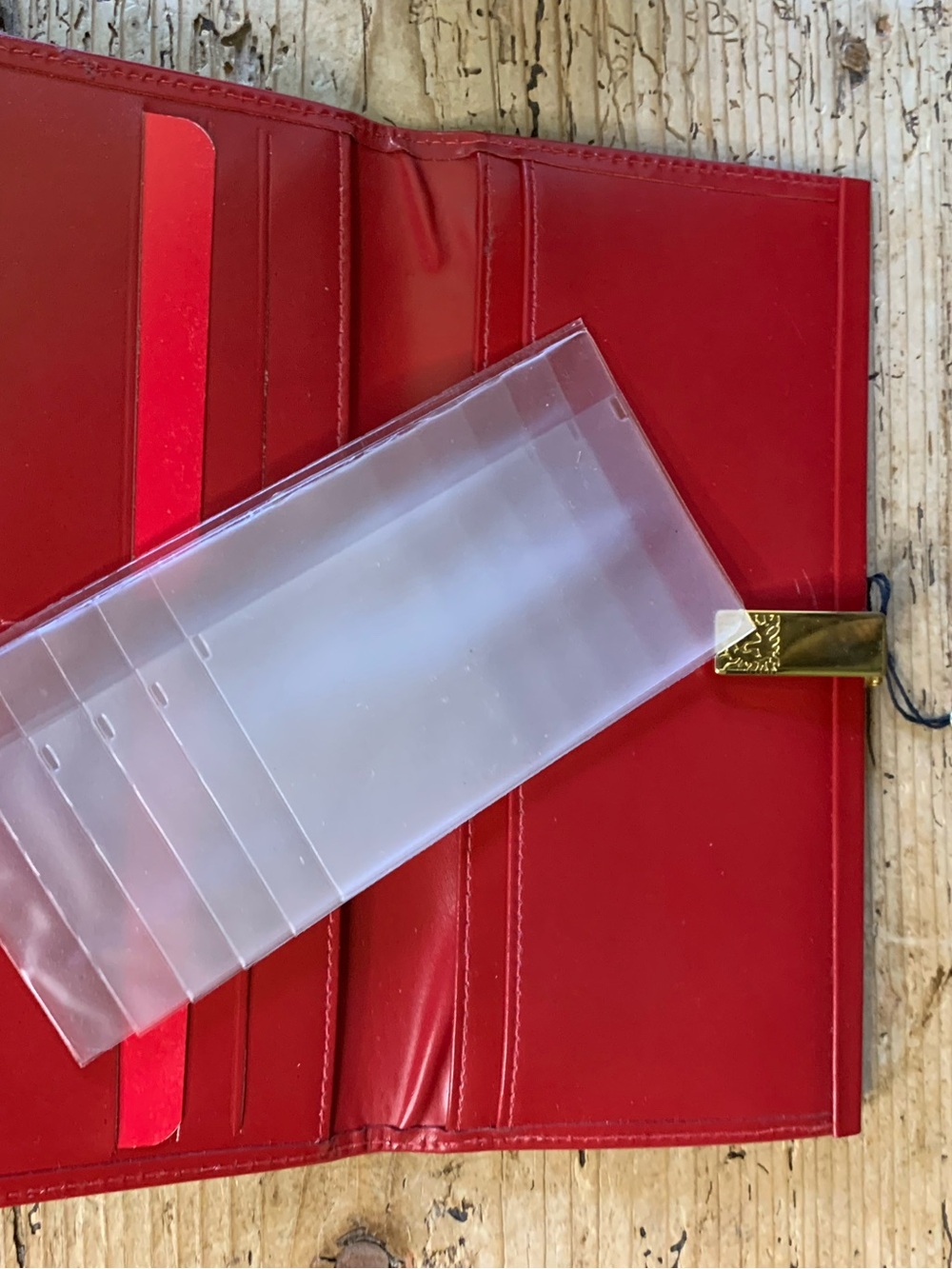 NEW 80s Deadstock Ann Klein St. Thomas Caretaker Red Leather Gold Lion Wallet - Picture 13 of 17
